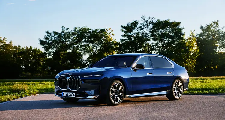 BMW 750e xDrive 가격, 스펙, 디자인 (2023년) 14