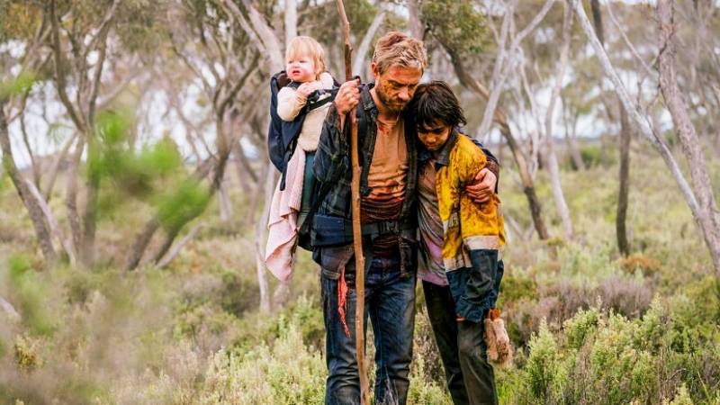 카고(Cargo, 2018) 넷플릭스 좀비영화 9 카고(Cargo, 2018) 넷플릭스 좀비영화 8