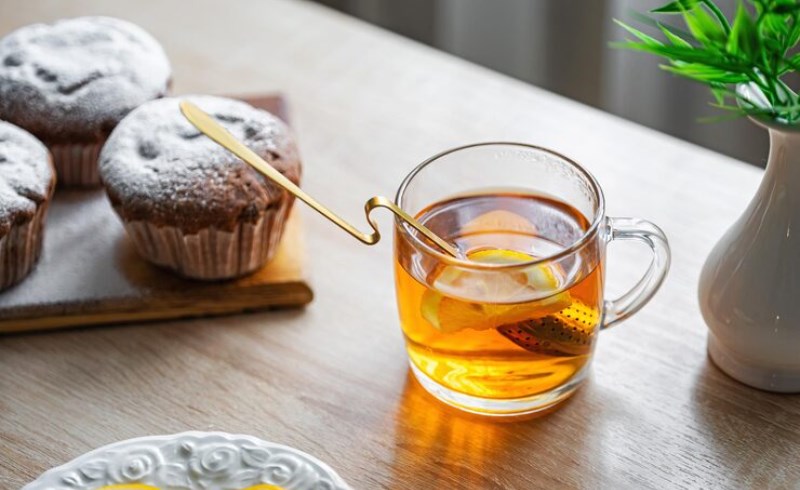 5가지 환절기 감기에 좋은 차 8 꿀물: 기침 완화와 목 촉촉함의 비밀