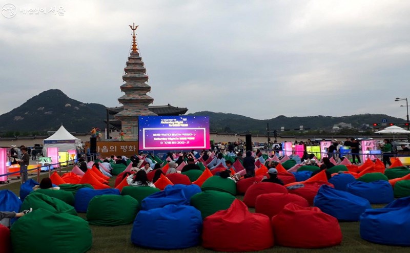 봄밤, 독서로 여유를 만끽하세요! 13일 '광화문 책마당' 야간 행사 10 봄밤, 독서로 여유를 만끽하세요! 13일 '광화문 책마당' 야간 행사 9