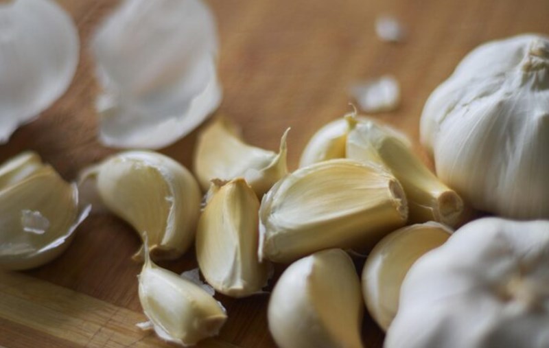 껍질을 벗긴 마늘 오래 보관하기 12 껍질을 벗긴 마늘 오래 보관하기 11