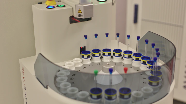 중입자치료 보험금 청구 후기 및 지급 거절 시 대처법 (2026년) 7 최첨단 중입자치료 장비와 의료 환경