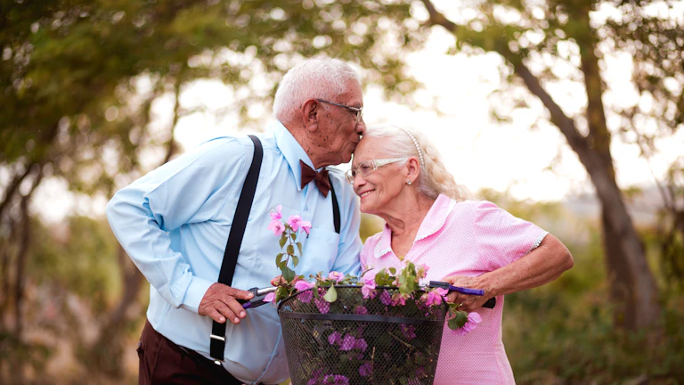 2026년 싱글족 위한 가성비 설계 노하우 9 건강하고 활기찬 노년의 모습