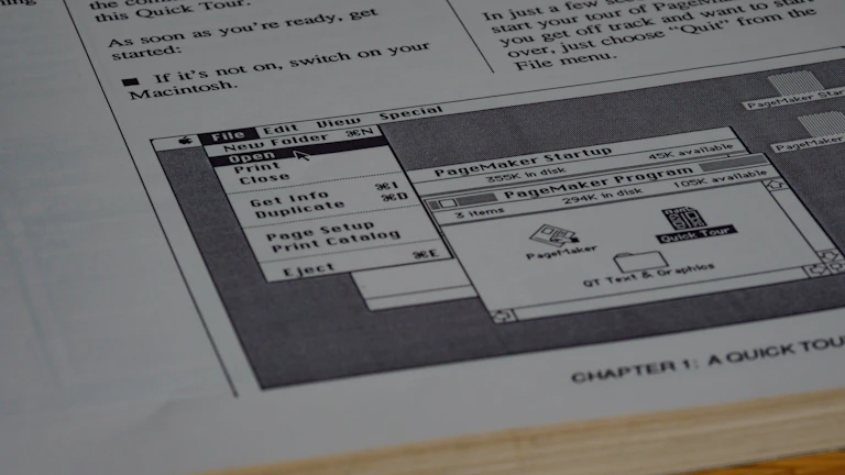 유전자 검사 보험금 거절 시 2026년 대처 노하우 9 보험금 청구를 위해 서류를 검토하는 모습