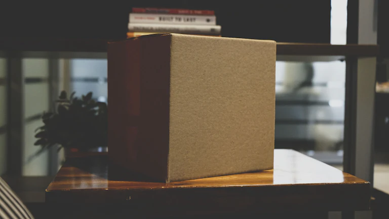 파킨슨병 간병비 지급 거절 대처법 2026년 현명한 노하우 8 책상 위에 놓인 보험 서류들