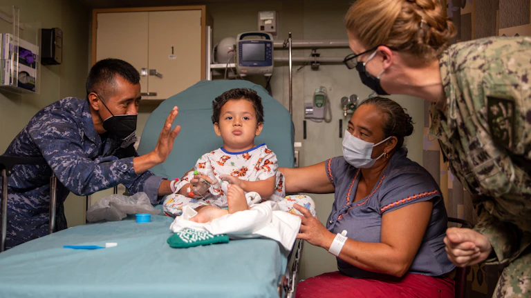 간병인 사용 일당 한도 축소 2026년 보상 대책 7 병원에서 환자를 돌보고 있는 간병인