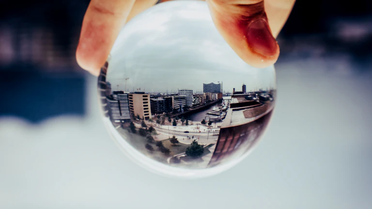 암 보험금 지급 거절 시 2026년 대처법과 가성비 설계 팁 8 보험 증권을 자세히 들여다보는 돋보기