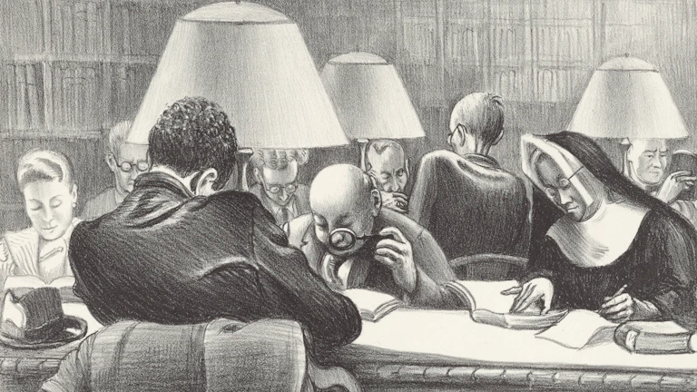 서류를 보며 진지하게 대화하는 사람들