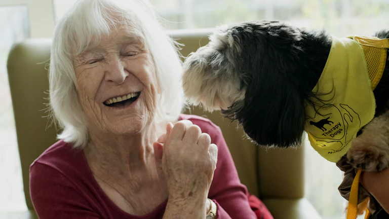 뇌졸중 재활 보험 가성비 설계 및 보장 후기 (2026년) 7 재활 치료를 받고 있는 환자와 의료진