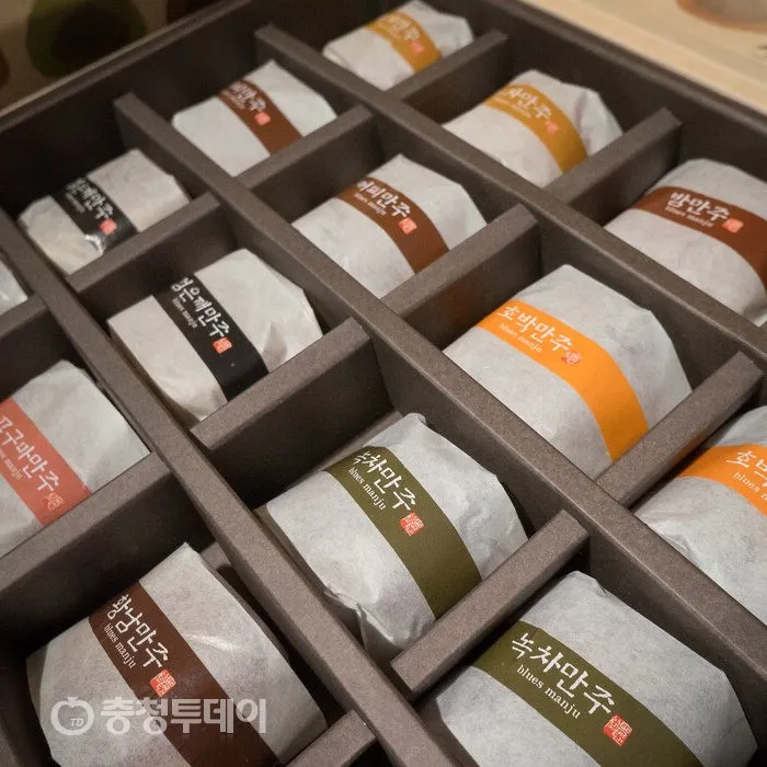 빵집 앞 대기 줄