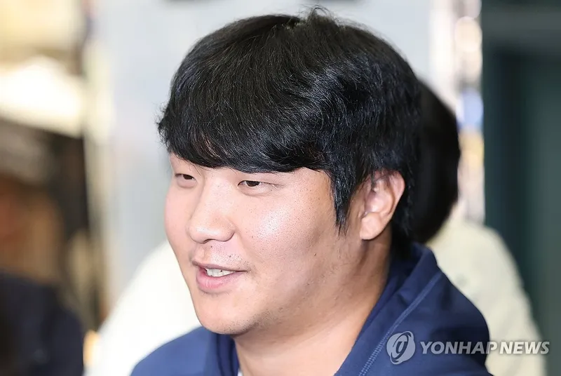 문보경 최근 검색 많은 이유와 팬들이 찾는 포인트 4 야구장에서 선수 이름을 부르며 응원하는 팬