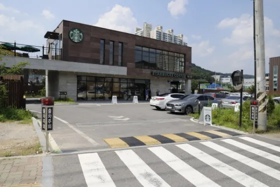 카페 내부 좌석