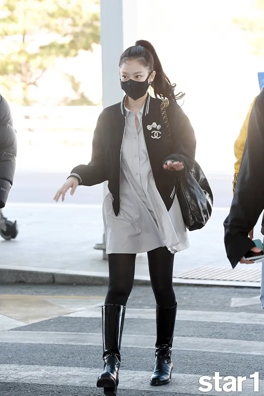 제니 캐주얼 스트리트 스타일