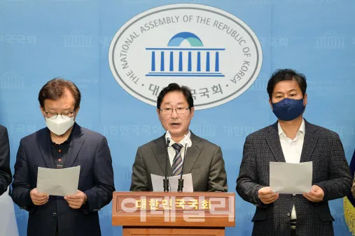 반응과 질문이 몰리는 댓글 화면 분위기