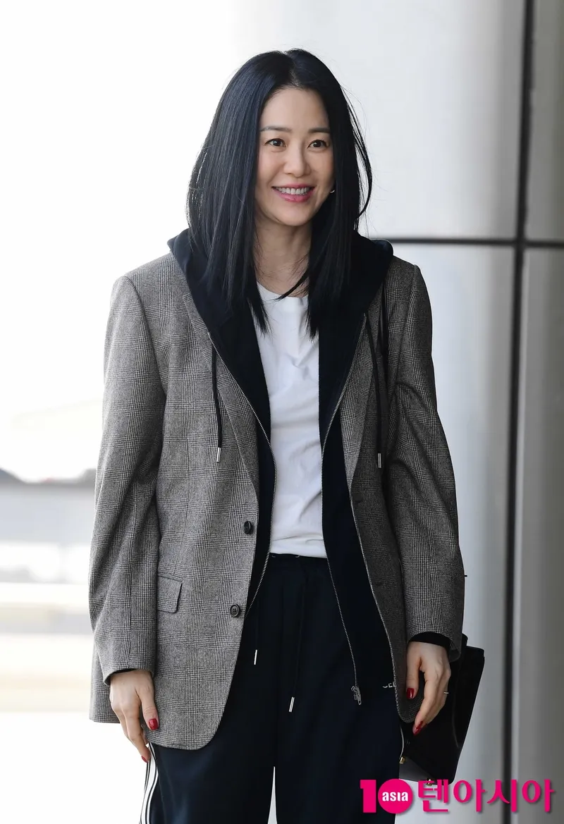 고현정 사복 따라한 자연스러운 포멀룩 포인트 4 부드럽게 떨어지는 재킷 실루엣