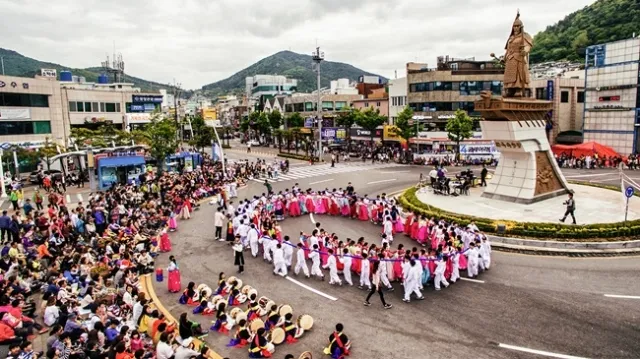 축제장 안내도와 이동 동선