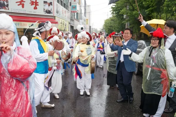축제 일정 안내판 이미지