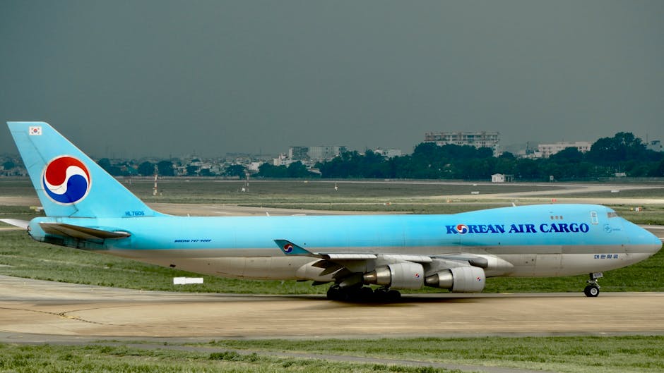 공항 면세점 계산대와 대기줄