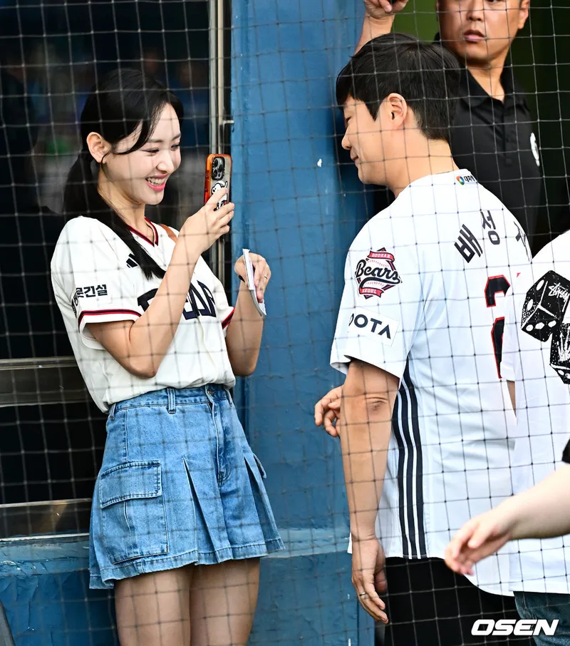 방송인 커플이 주목받는 장면