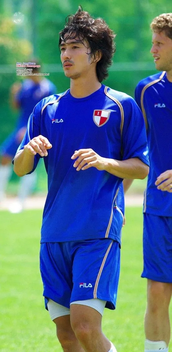 헤일메리 뜻 축구에서 쓰는 경우와 일상 의미 차이 4 뒤공간을 노리는 긴 패스 장면