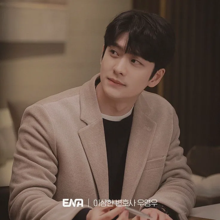 이상한 변호사 우영우 강태오 이준호 역할과 인기 포인트는 7 제주도 출장길 분위기를 떠올리게 하는 드라마 장면