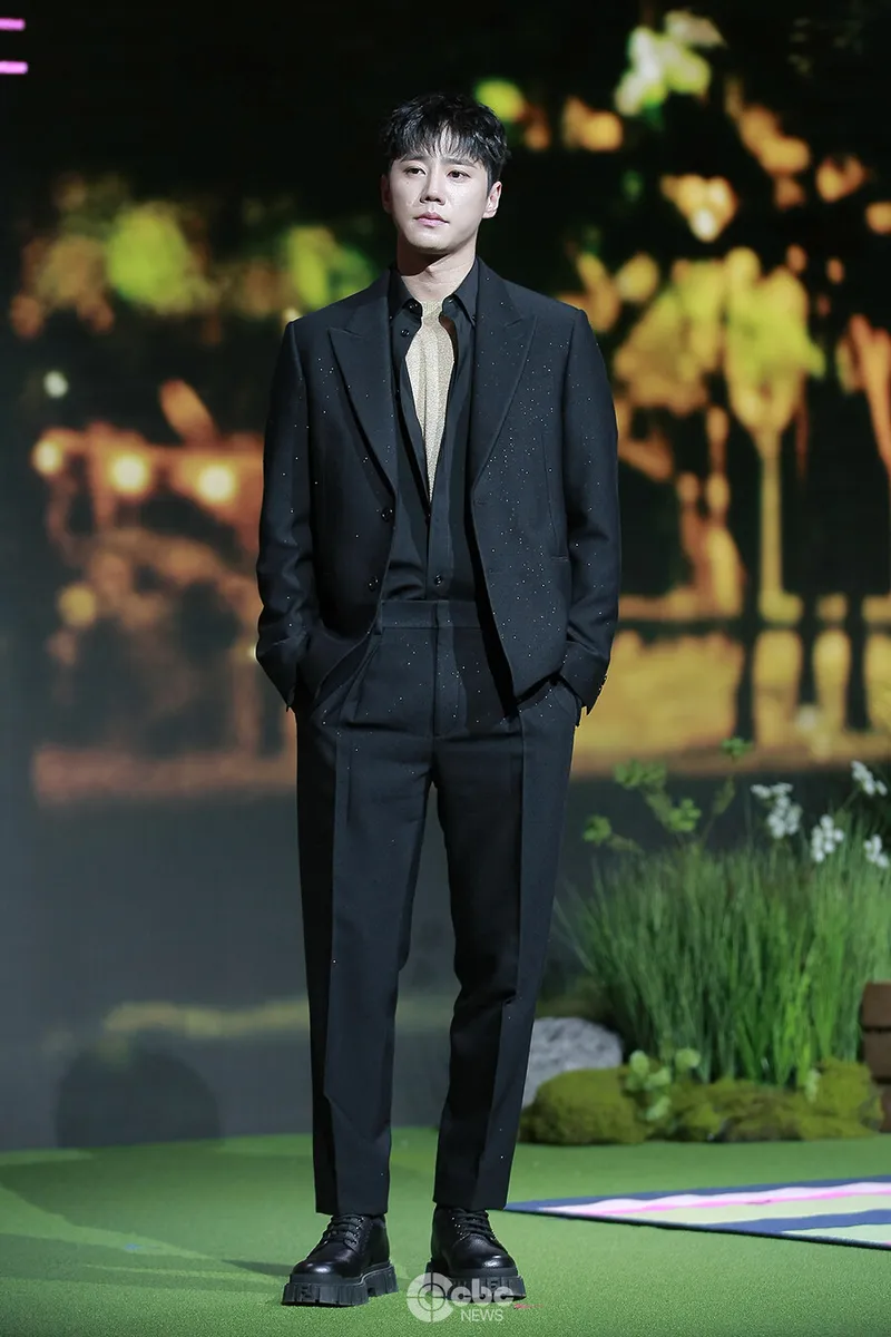 마음 건강을 떠올리게 하는 따뜻한 상담 분위기