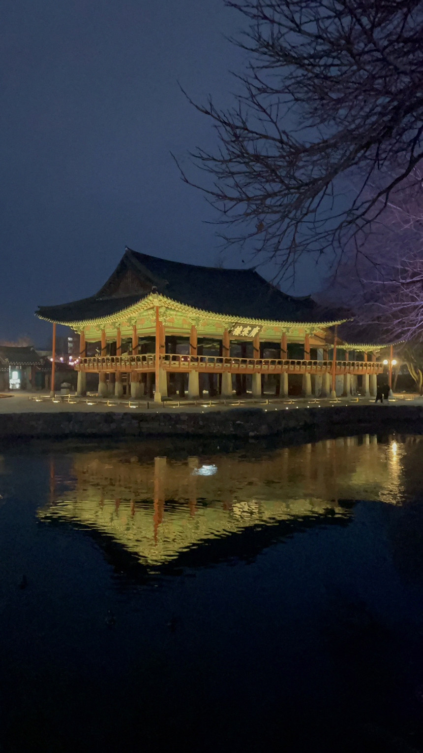 남원 춘향제 인파와 주변 도로 풍경