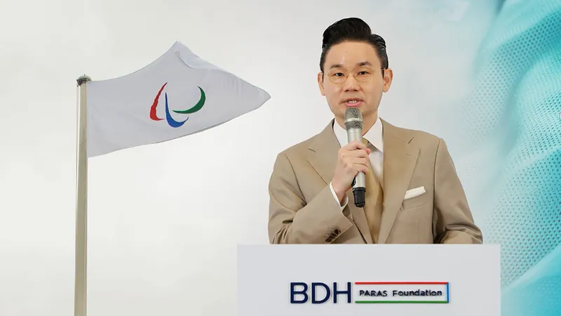 이름과 관계를 연결선으로 보는 장면