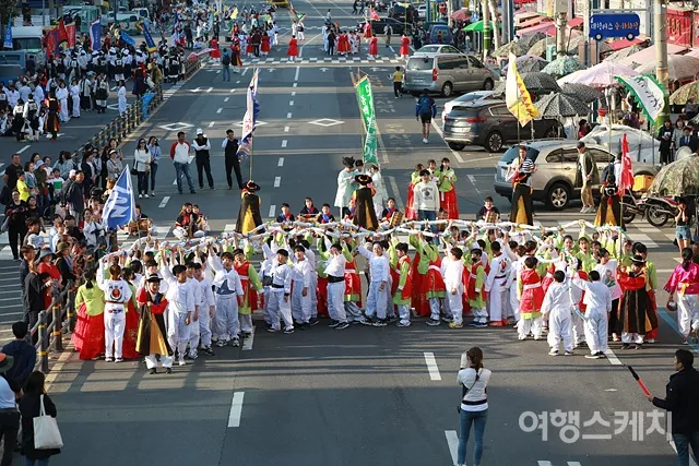 축제장 주변 주차와 차량 흐름