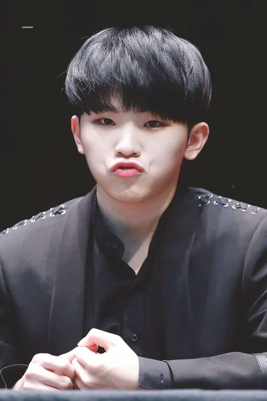 세븐틴 빙의글 초반 설정을 체크하는 노트
