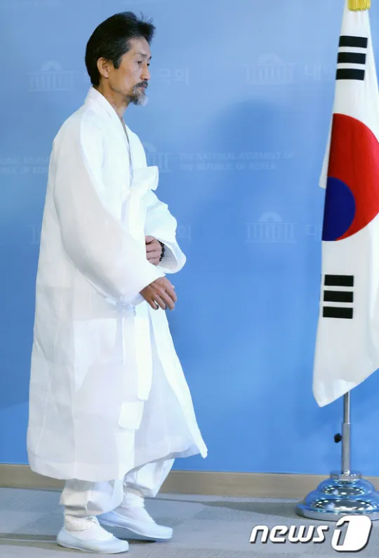 오해를 줄이기 위해 메모하는 장면